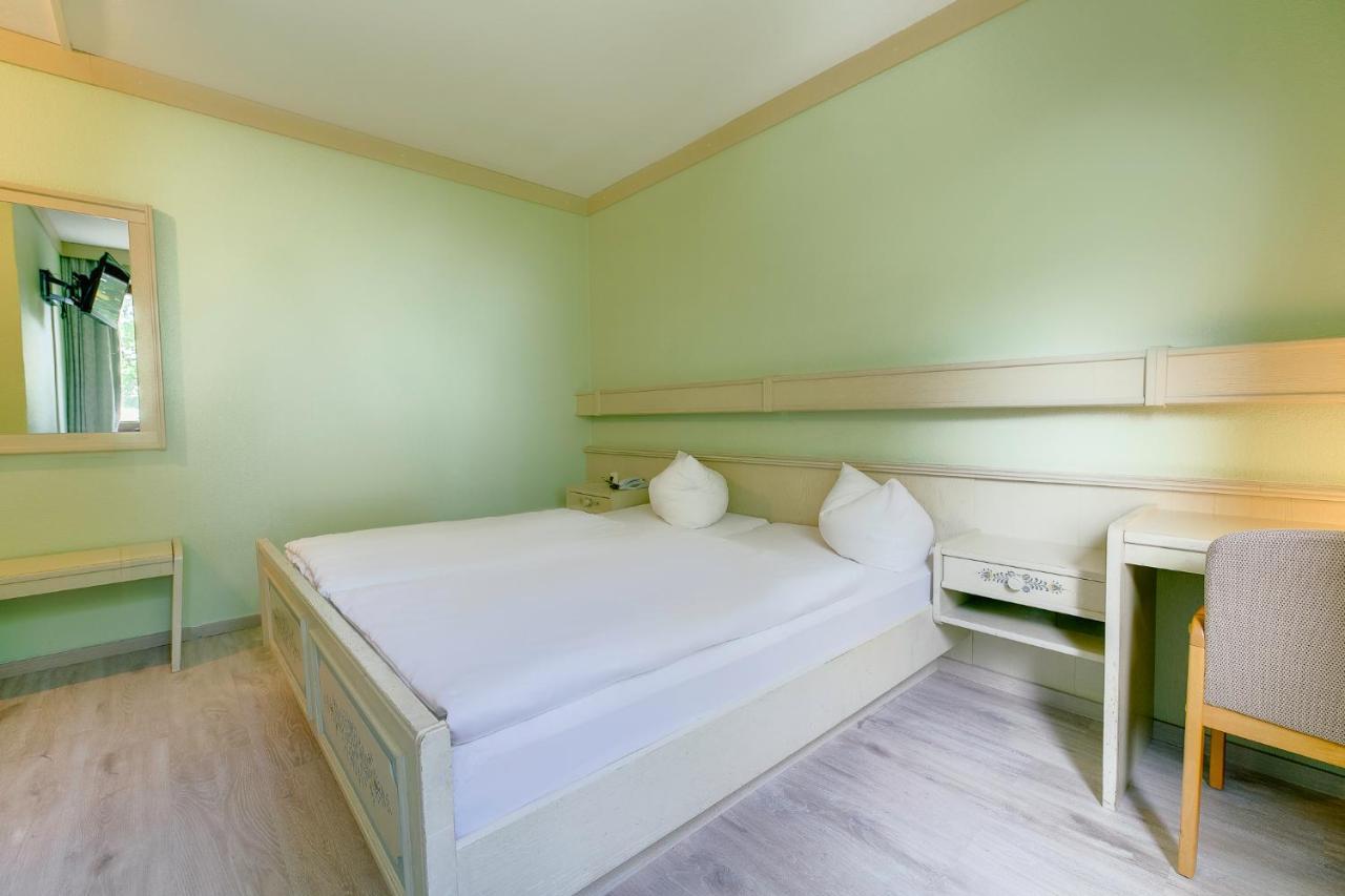โรแรมฮันโนเวอร์ แอร์พอร์ต บาย พรีเมียร์ คลาส Hotel Langenhagen  ภายนอก รูปภาพ
