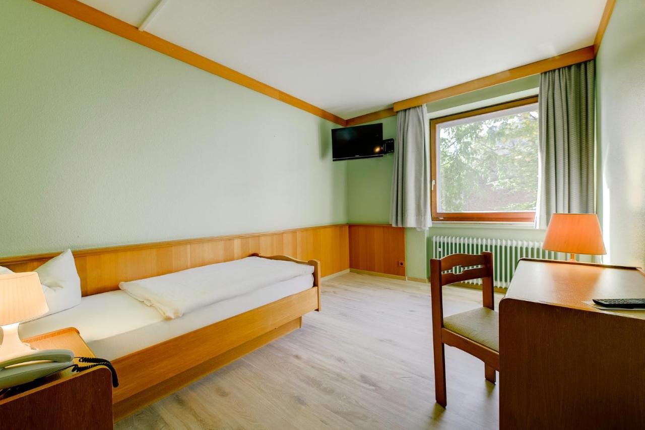 โรแรมฮันโนเวอร์ แอร์พอร์ต บาย พรีเมียร์ คลาส Hotel Langenhagen  ภายนอก รูปภาพ