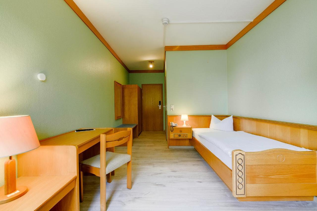 โรแรมฮันโนเวอร์ แอร์พอร์ต บาย พรีเมียร์ คลาส Hotel Langenhagen  ภายนอก รูปภาพ